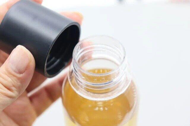ダイソー　ドリンクボトル（520mL、取っ手付）　