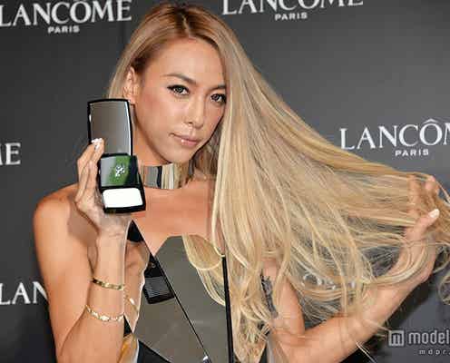 GENKING、特注ドレスで圧巻オーラ “ジェンダーレス”な魅力全開