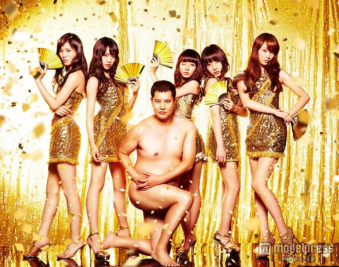 とにかく明るい安村と“ヌードコラボ”も話題に