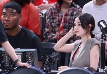 「なぬ！」「あそこだけ透明感がエグい」バスケ日韓戦、観客席にいた超人気女優に衝撃「八村がいて、広瀬すずもいて、まさかの吉高由里子まで・・・どんな空間なのよ！？」