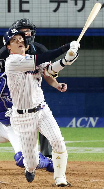 ヤクルトが劇的サヨナラ勝ち！代打・山田哲人が劇弾、2号2ラン、今季神宮初本塁打で決着