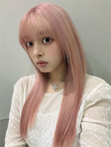 29歳"新婚"女優、がらっとイメチェン "ピンクのロングヘア＆ぱっつん前髪"が「めろ可愛い」と話題