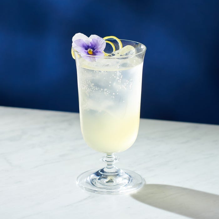 シトラス ラベンダー セージ ティー ソーダ¥1,669(持ち帰りの場合)¥1,700(店内利用の場合)/画像提供:スターバックス コーヒー ジャパン