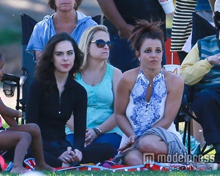 昨年４月の時点では上半身ももっさり。WENN.com／Zeta Image