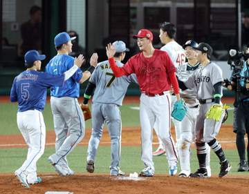 広島・岡本「プロ初セーブ」が球宴 2回0封締め「もらえると思っていなかった」敢闘選手賞 阪神高橋の技術も伝授された