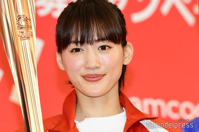 綾瀬はるか 聖火ランナー体験で笑顔 モデルプレス 綾瀬はるか 聖火ランナー体験で笑顔 モデルプレス