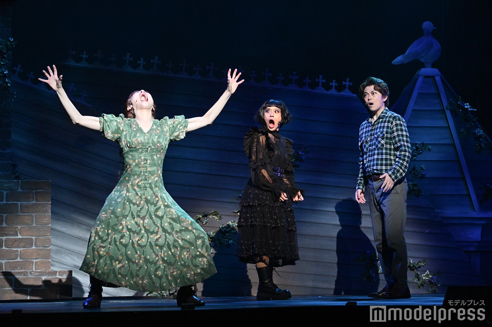 愛加あゆ、清水美依紗、勝地涼（C）モデルプレス