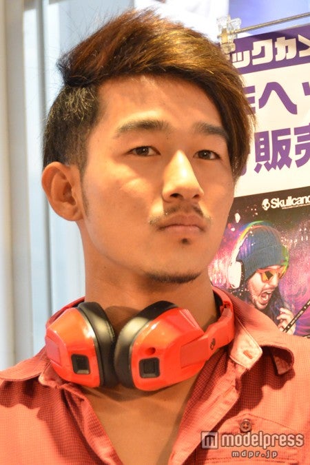 「テラスハウス」メンバーが新宿に降臨　クールなパフォーマンスにファン熱狂