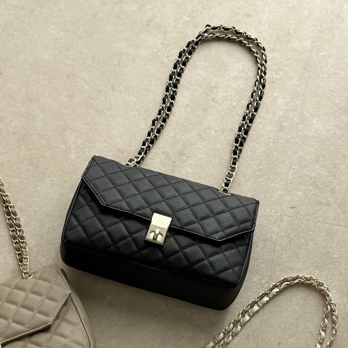 しまむらのショルダーバッグ（yuna）