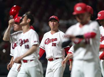 広島・新井監督 岡本「また次につなげてもらいたい」島内「それまでずっとゼロで帰ってきているから。また次」【一問一答】
