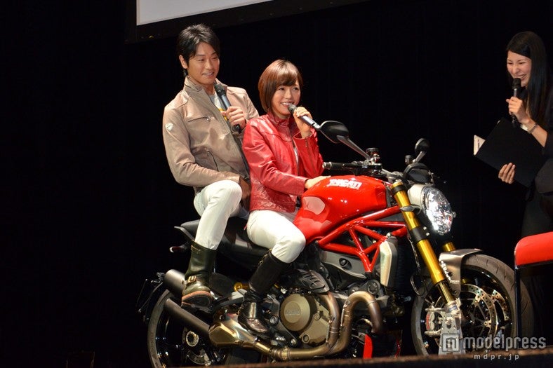 【左から】永井大、釈由美子