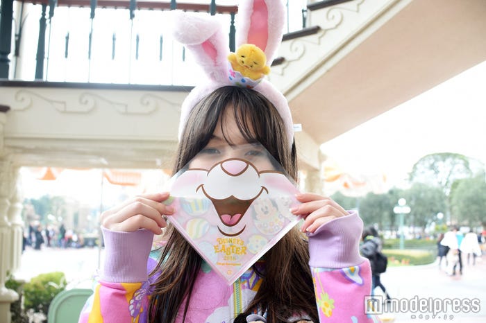 パッケージも可愛い(モデル:藤田エミリ)/(C)モデルプレス