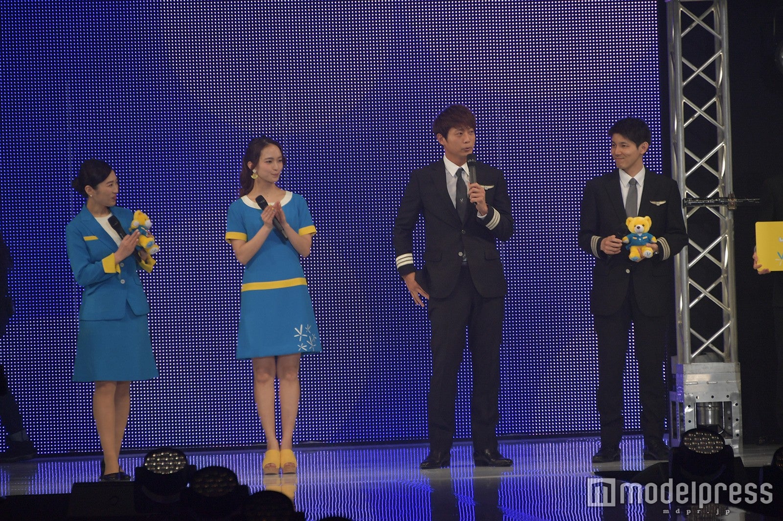 Leola（左から2番目）、黒木啓司（左から3番目）（C）モデルプレス