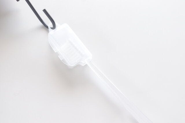 ダイソー　歯ブラシキャップ（フック穴付）　使用例　フック穴