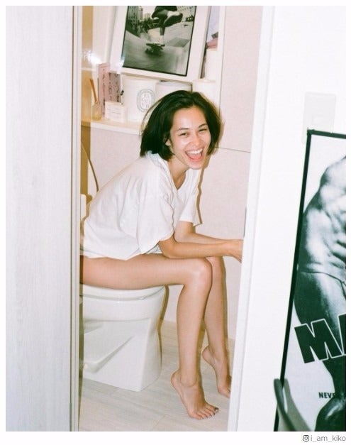 水原希子、“トイレ全開”大胆ショットに反響