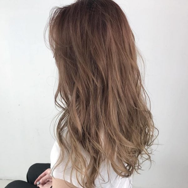 21 ロングヘアは旬の髪色で春らしく 季節に合う人気ヘアカラーをご紹介 モデルプレス 21 ロングヘアは旬の髪色で春らしく 季節に合う人気ヘアカラーをご紹介 モデルプレス