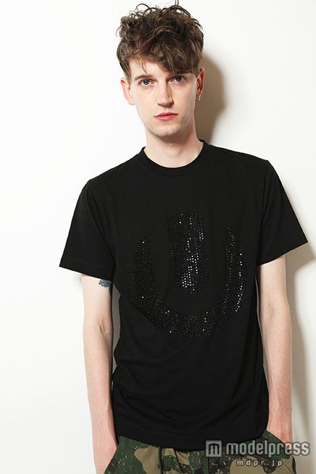 Tシャツ（BLACK／WHITE） 各3,800円（税込）