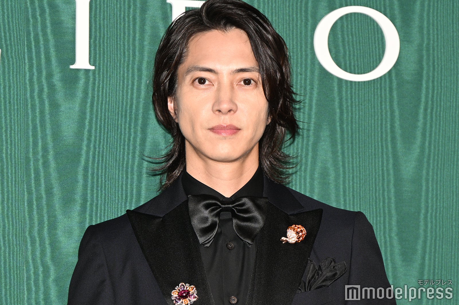 山下智久、ネイビースーツで圧巻スタイル披露「演劇と音楽の活動をさせていただいたので」今後の展望語る【ブルガリ展覧会フォトコール第一夜】