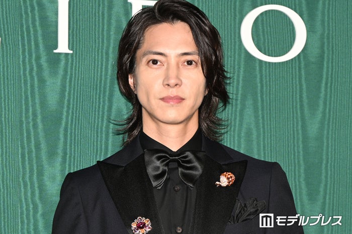 山下智久、公園・コインパーキング…変装なし街中ショットに驚きの声「普通にいてびっくり」「遭遇したい」