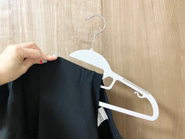 3COINS　伸び防止ハンガー　服を掛ける