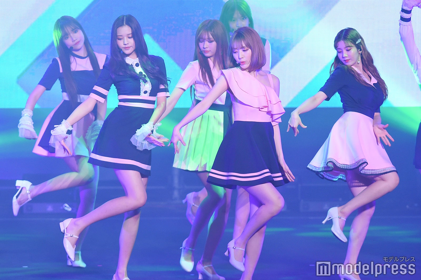 IZ*ONE （C）モデルプレス