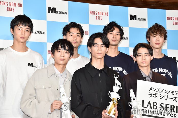(後列)鈴木仁、成田凌、清原翔、宮沢氷魚(前列)水沢林太郎、野村大貴、豊田裕大 (C)モデルプレス