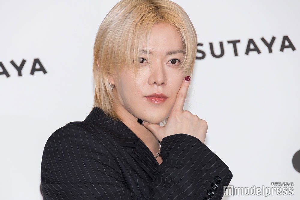 中本悠太/Yuta(NCT 127) AERA2022年9月5日発売号の表紙と