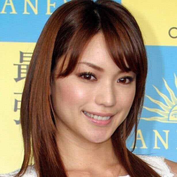蛯原友里 妹との 双子コーデ に絶賛の声 すてきすぎる双子ママさん ずっと憧れ モデルプレス 蛯原友里 妹との 双子コーデ に絶賛の声 すてきすぎる双子ママさん ずっと憧れ モデルプレス