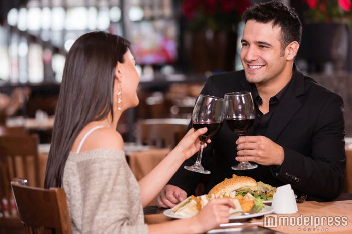 好きな食べものの話題は盛り上がりやすい(photo-by-Andres-Rodriguez/Fotolia)