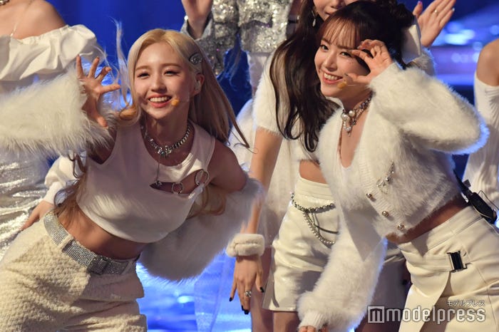 Kep1er/キュートにポーズを決めるイェシロ(マシロ、イェソ)(C)モデルプレス