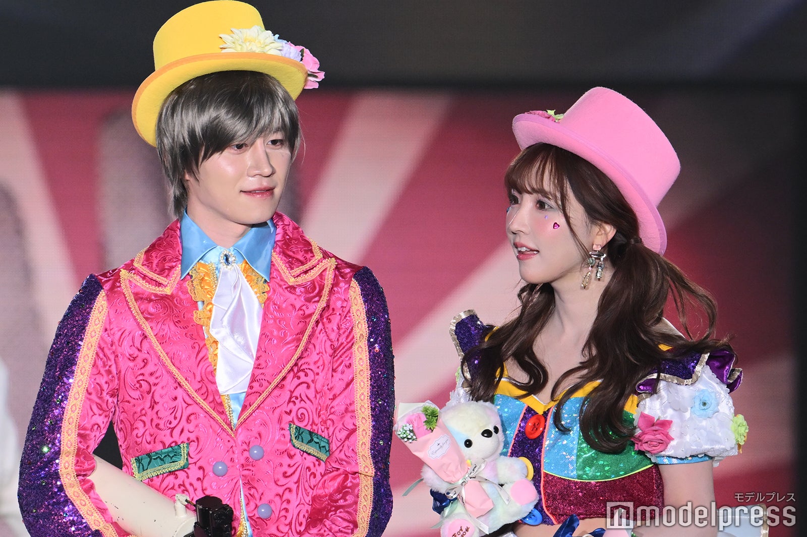 カノックスター、三上悠亜（C）モデルプレス