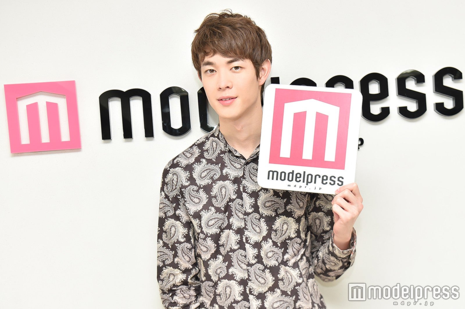 モデルプレスのインタビューに応じた宮沢氷魚（C）モデルプレス