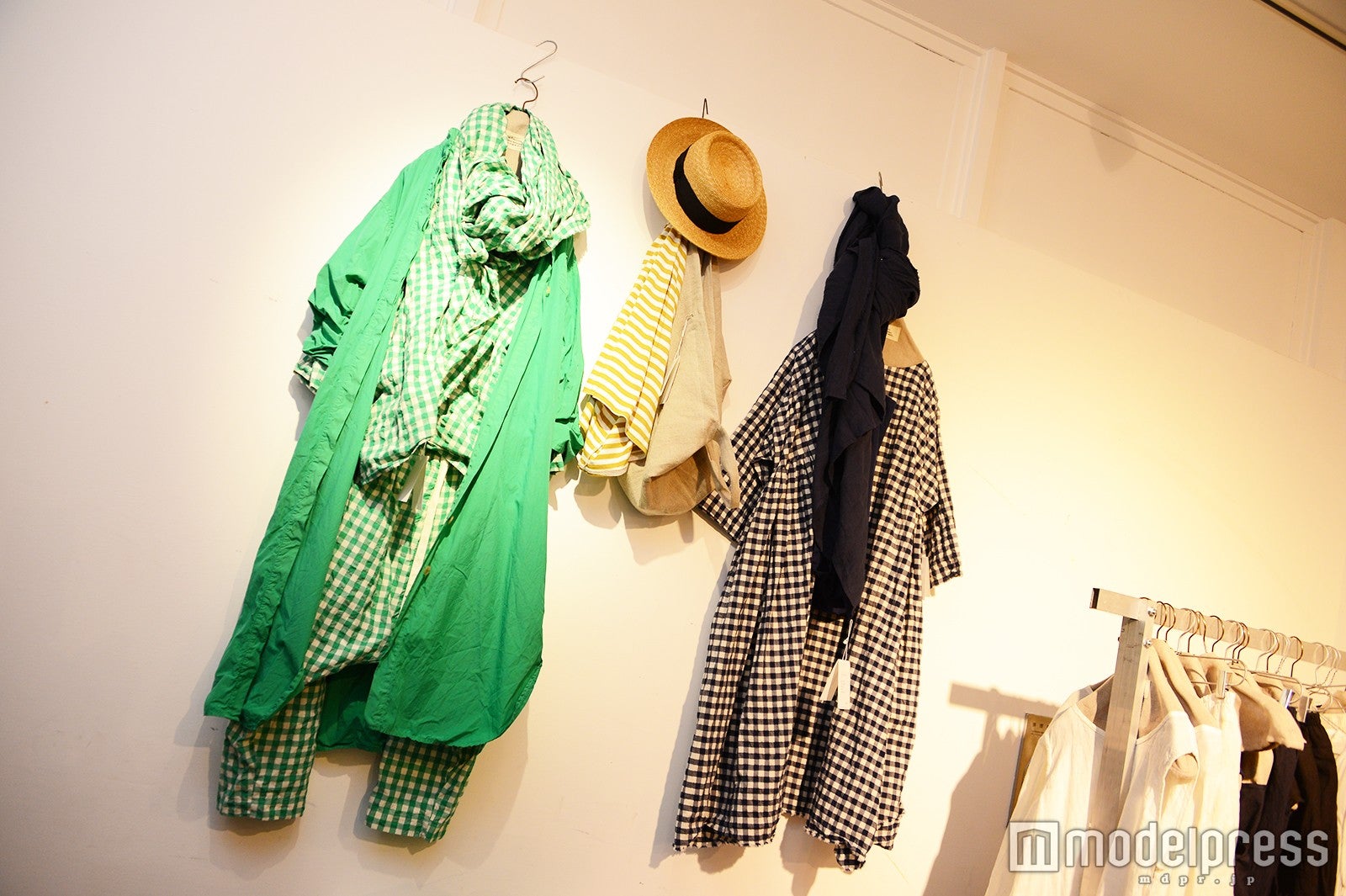 爽やかカラー＆涼しげ素材で17SSを先取り （C）モデルプレス