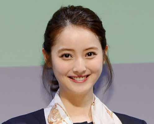 佐々木希、唐沢寿明からの絶賛に照れ笑い