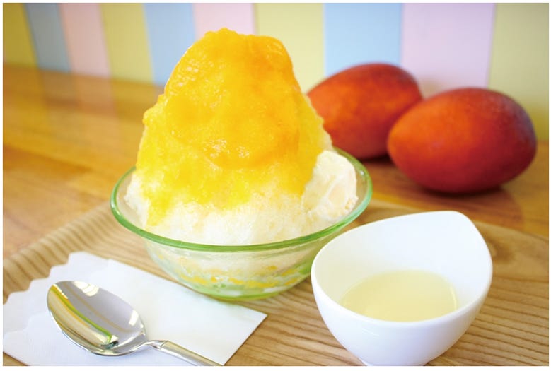 とろとろ濃厚マンゴーかき氷をキュートな沖縄農園カフェで堪能