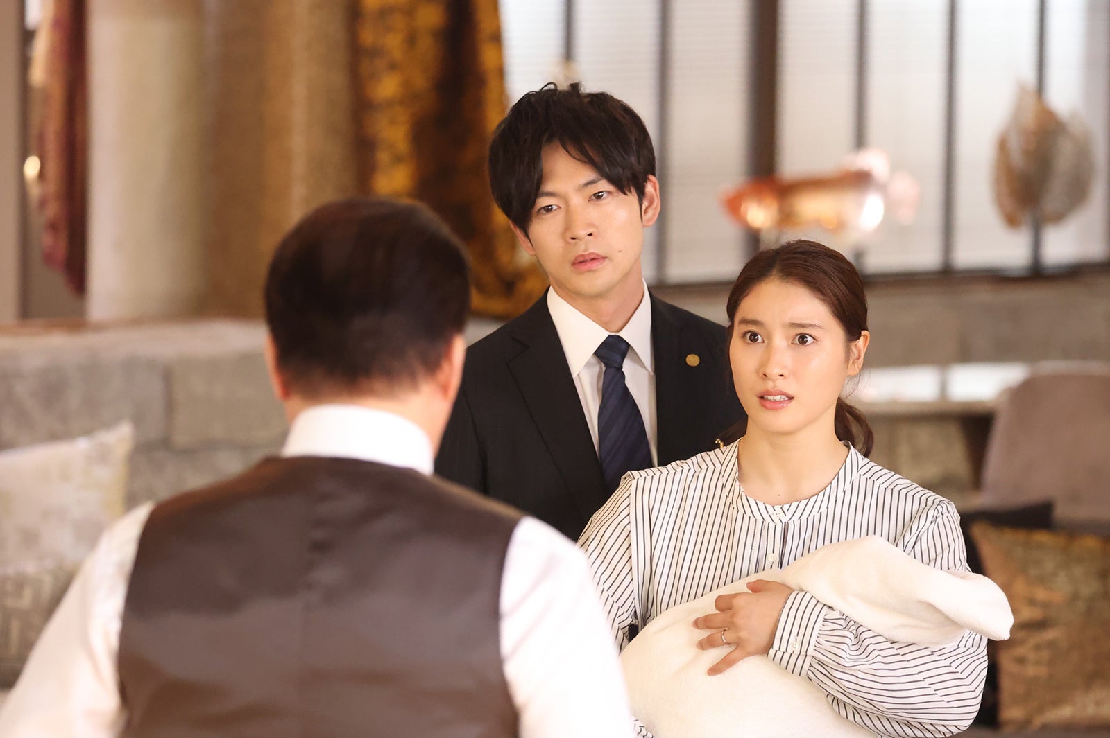 ＜やんごとなき一族 第10話＞佐都と健太の仲を揺るがす出来事 兄・明人の企みとは？