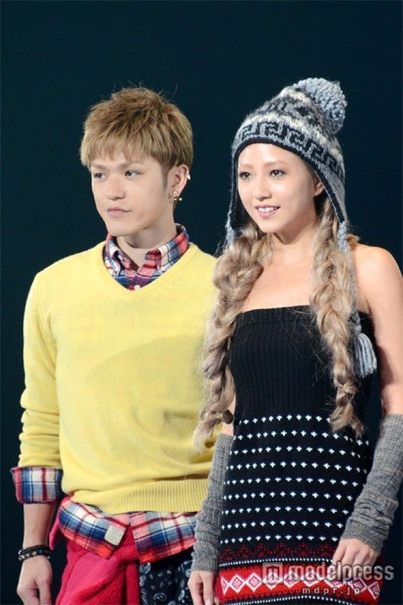 ファッションショーに登場したAAA（末吉秀太、伊藤千晃）