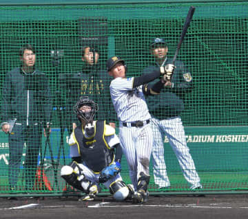 阪神 ドラフト1位・立石正広が衝撃アーチ2発 初ライブBPで強烈打球 右へ左へ広角にたたき込む フリー打撃でも柵越え10発