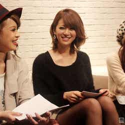 「恋愛トーク座談会」(写真左から:孫きょう、丸山慧子、井上乃帆)