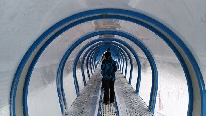 スノーエスカレーターでらくらくリフト乗り場に