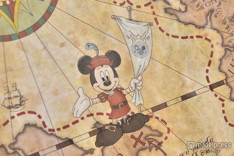 3種類の客室共通／ミッキー達の航海の軌跡が描かれた海図