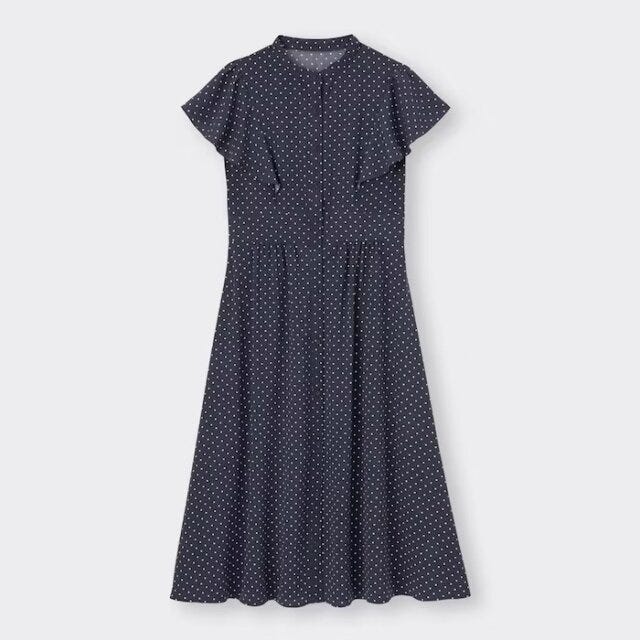 GU　ワンピース　新作　ドットプリントワンピース