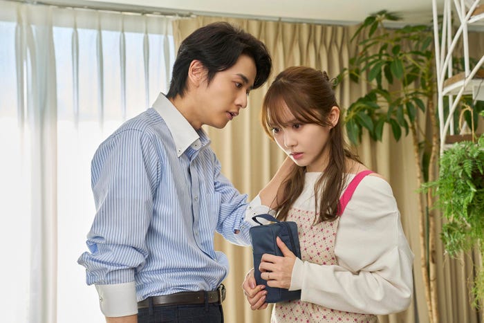 飯島寛騎、加藤史帆(C)テレビ東京