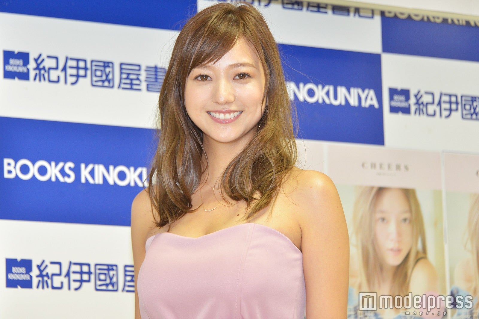 伊藤千晃の意外な交流に驚きの声 出水麻衣 松本あゆ美と3ショット モデルプレス