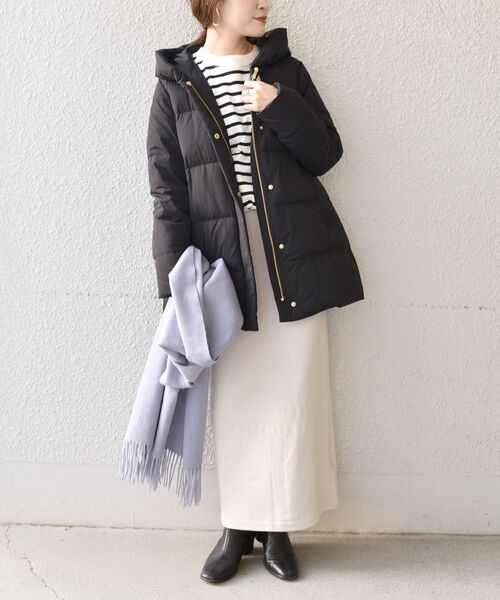 冬のノームコアなレディースコーデ おしゃれ上級者が着こなす究極のシンプルとは モデルプレス