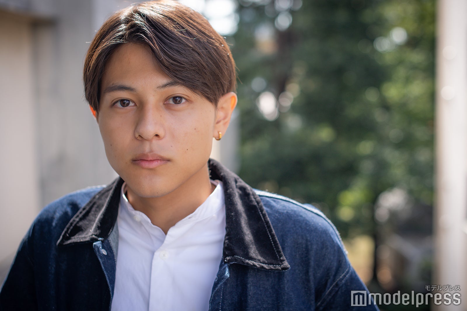 モデルプレスのインタビューに応じた岩佐俊希さん（C）モデルプレス