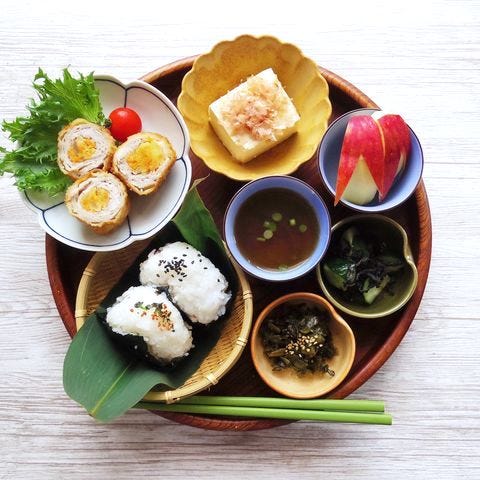 こんなにある おにぎり に合うおかずレシピ 朝ごはんやお弁当にもおすすめ モデルプレス こんなにある おにぎり に合うおかずレシピ 朝ごはんやお弁当にもおすすめ モデルプレス