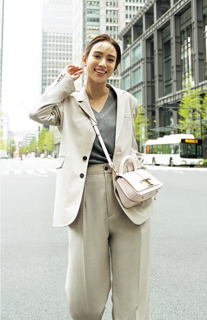 滝沢カレン/「Oggi」7月号より(画像提供:小学館)