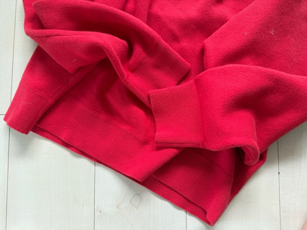 ユニクロスムースコットンクルーネックセーター　裾リプ部分