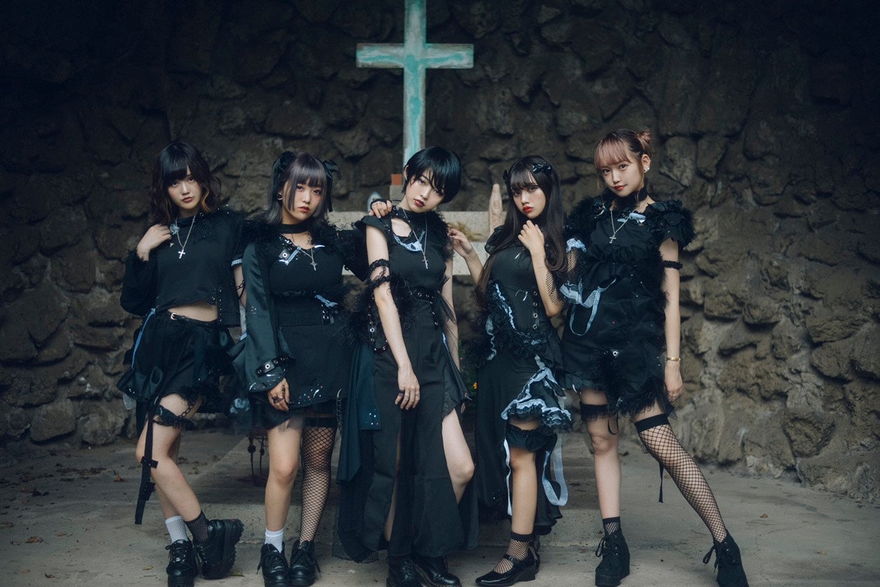 BLACKNAZARENE／左から：清乃希子、冬野あゐく、南向いずみ、村田実果子、戸田ころね（提供写真）